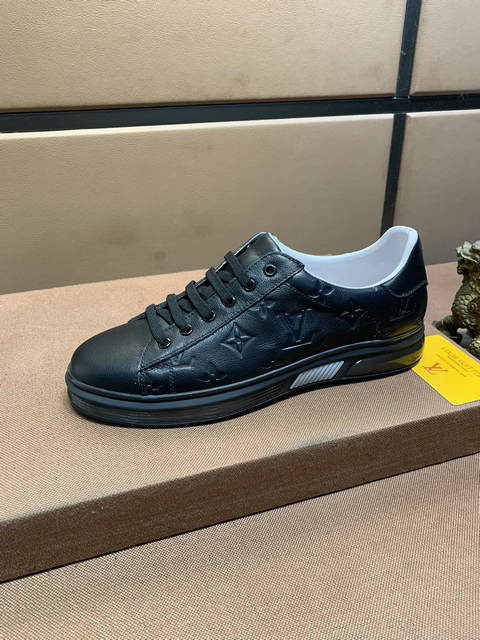 men LV shoes-049